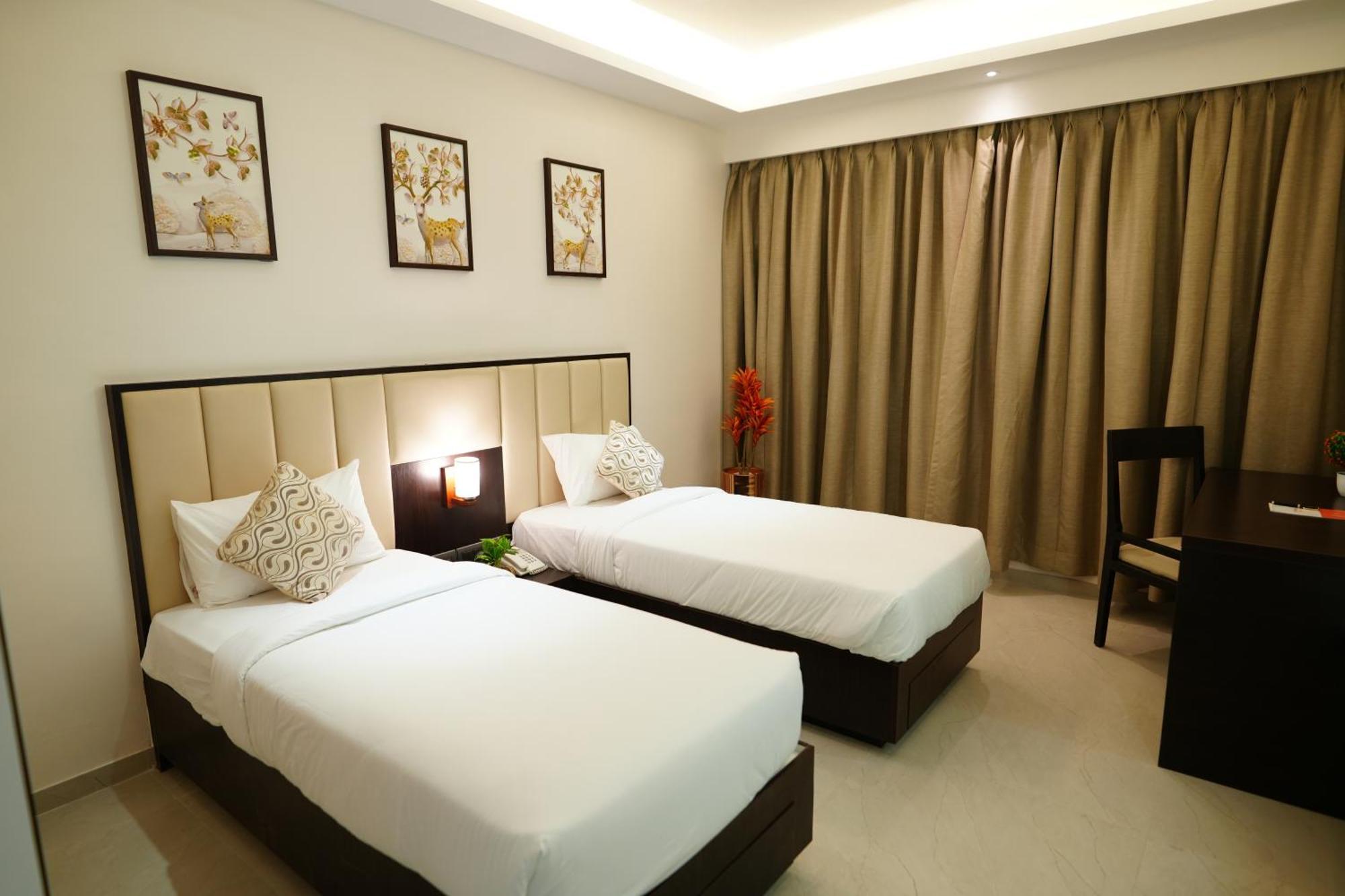 Hotel Grand Visava Lonavla Zewnętrze zdjęcie