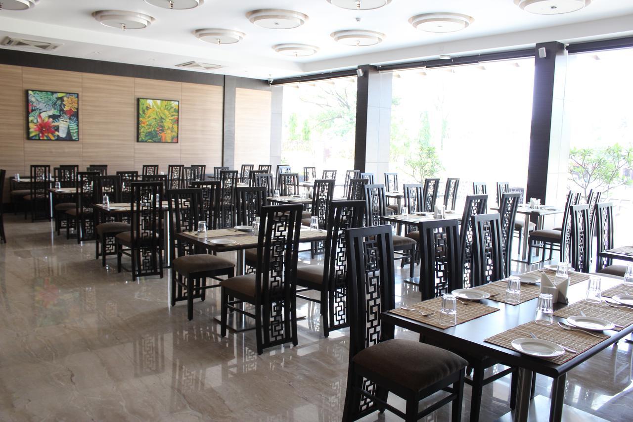 Hotel Grand Visava Lonavla Zewnętrze zdjęcie