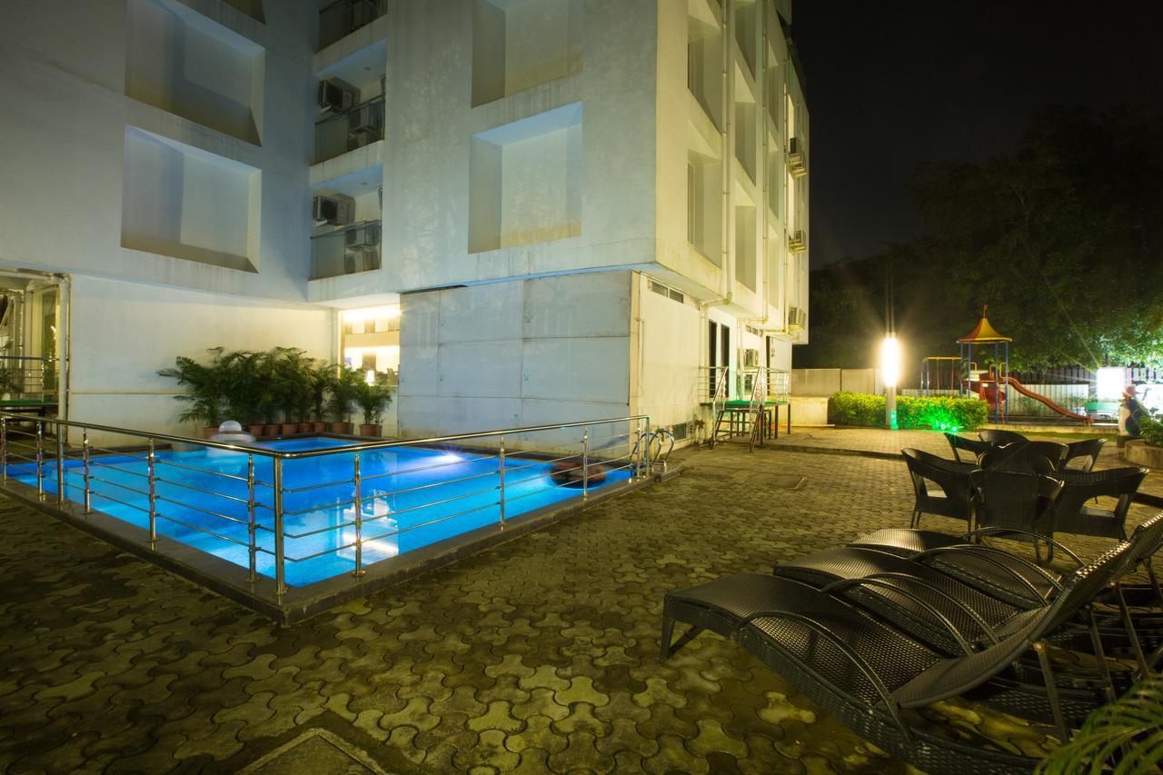 Hotel Grand Visava Lonavla Zewnętrze zdjęcie