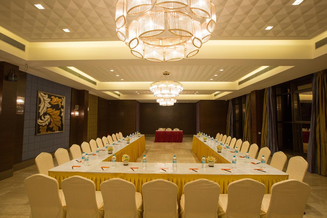 Hotel Grand Visava Lonavla Zewnętrze zdjęcie